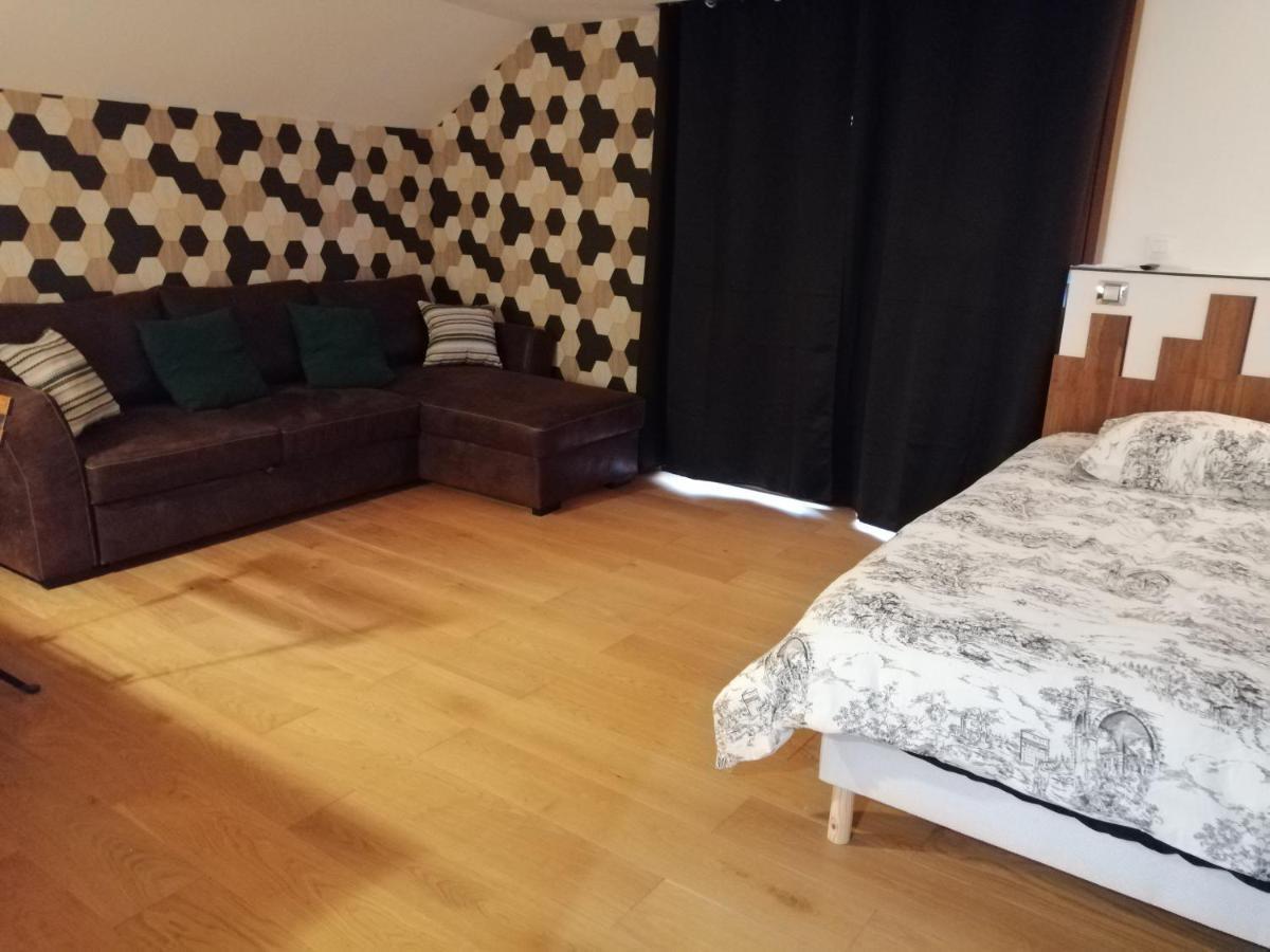 Etage A La Ferme Avec Piscine Interieure Privative, Selon Date Bassee Екстер'єр фото